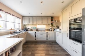 3 Longmuir Place, Bonnyrigg, EH19 3RY - Image 5