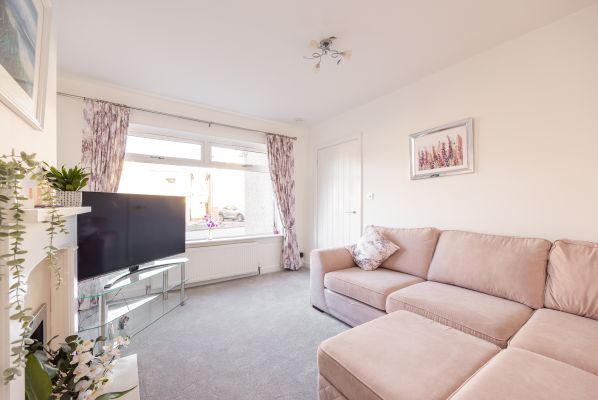 10 Clerwood Row, Edinburgh, EH12 8PU - Image 2