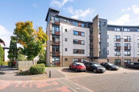 12/3 East Pilton Farm Crescent, Edinburgh, EH5 2GH