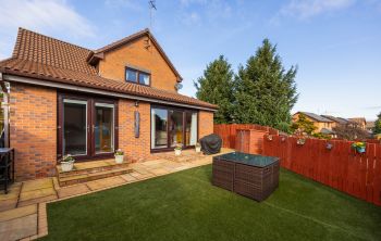 32 Burnbank, Straiton