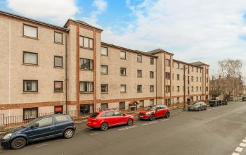 2/2 Hawthornden Place, Edinburgh
