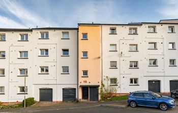 15/4 Dumbryden Gardens, Edinburgh