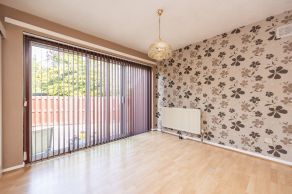 8 Strathalmond Court, Edinburgh, EH4 8AE - Image 5
