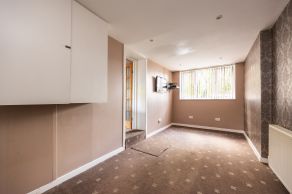 8 Strathalmond Court, Edinburgh, EH4 8AE - Image 6