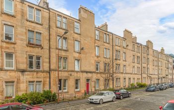 17/11 Cathcart Place, Edinburgh