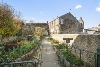 2A Wardie House Lane, Trinity, Edinburgh