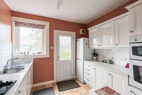 5 Dobbie’s Road, Bonnyrigg, EH19 2BE - Image 3