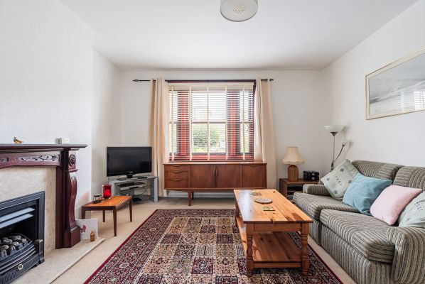 5 Dobbie’s Road, Bonnyrigg, EH19 2BE - Image 2