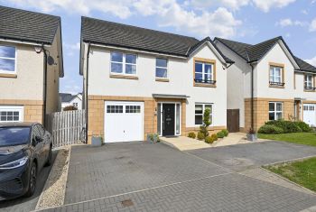 83 Shiel Hall Crescent, Rosewell