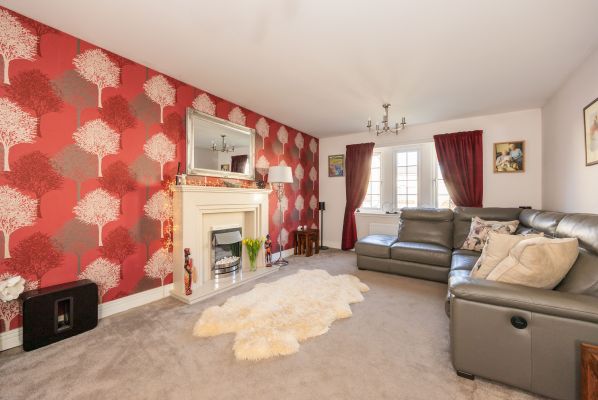 7 Kilburn Wood Gardens, Roslin, EH25 9AB - Image 3