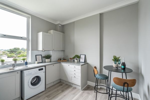 24 Parkgrove Avenue, Edinburgh EH4 7QJ - Image 2