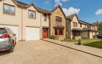 65 Gladstones Gait, Bonnyrigg