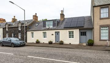 Corriegills Main Street, Gordon