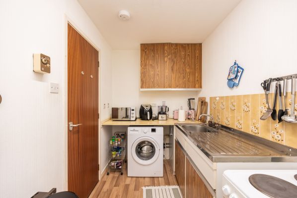 14/6 Juniper Place, Juniper Green, EH14 5TX - Image 3