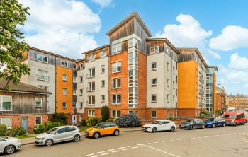 11/7 Albion Gardens, Edinburgh