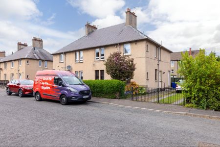 74 Kennington Avenue, Loanhead, EH20 9JA