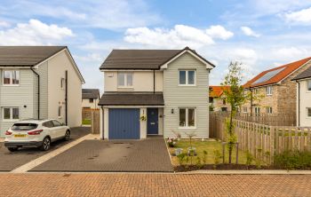 99 Brodie Place, East Calder