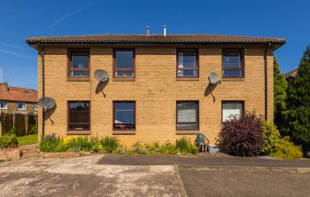 1/2 Larbourfield, Edinburgh
