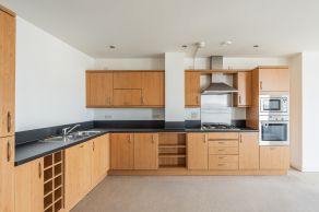 11/38 Western Harbour Midway, Edinburgh, EH6 6LG - Image 4