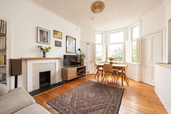 34/2 Annfield, Edinburgh, EH6 4JA - Image 2