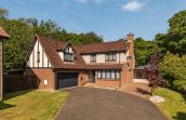 10 Albyn Drive, Livingston