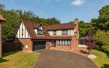 10 Albyn Drive, Livingston