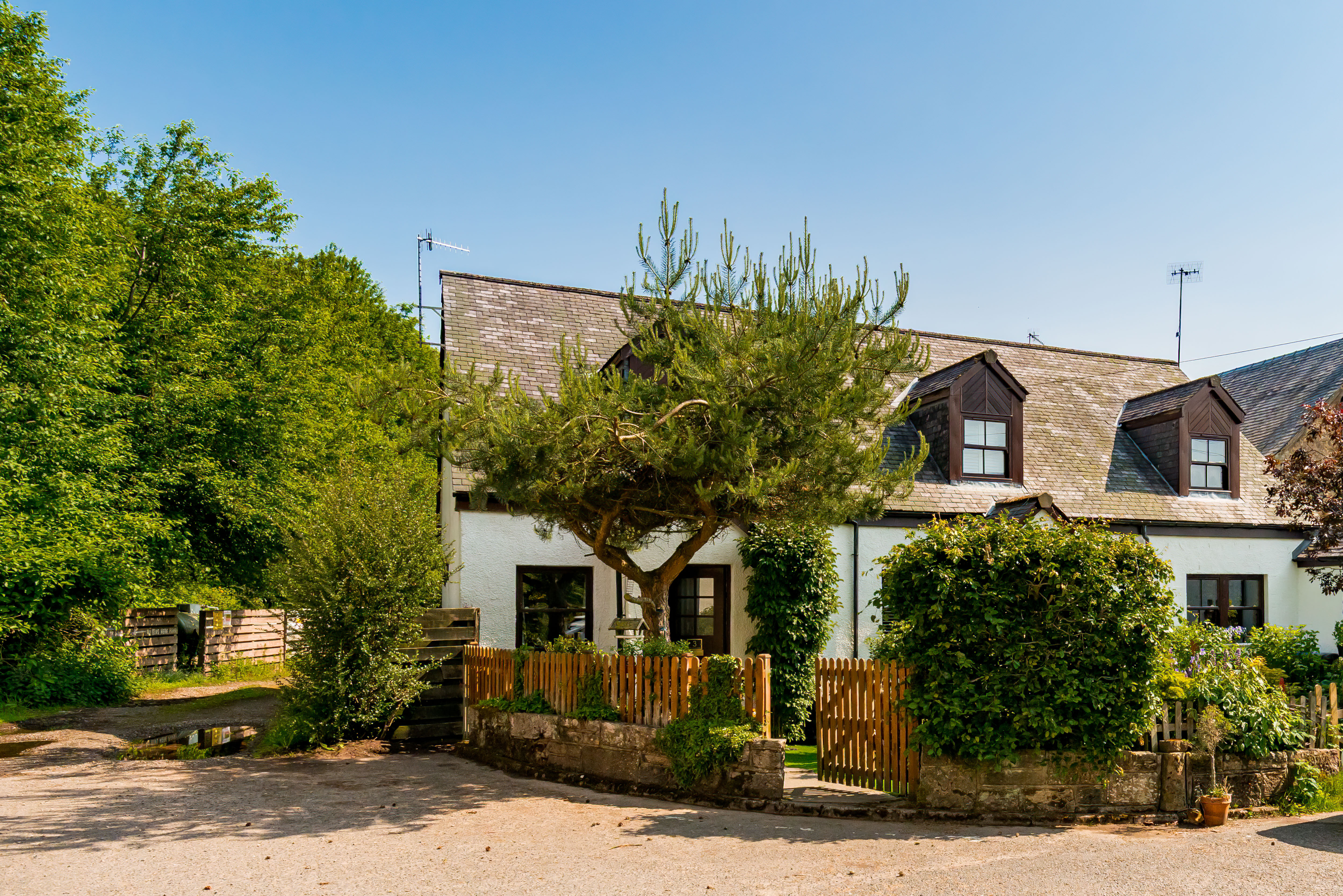 3 Allan Ramsay Square, Carlops, EH26 9NF