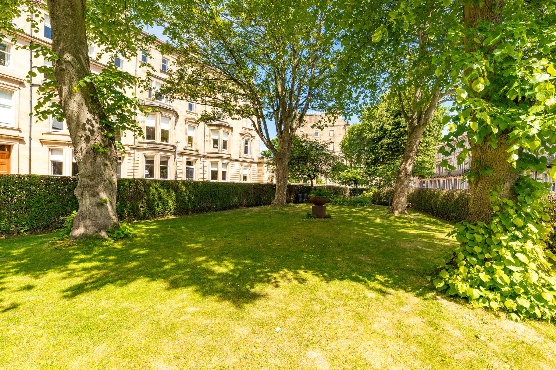 10 1F, Rothesay Place, Edinburgh, EH3 7SL