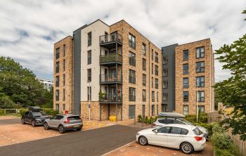 1/2 Wintermill Square, Edinburgh