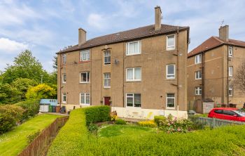 18/2 Northfield Farm Road, Edinburgh