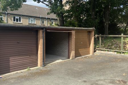 Lock-up Garage, Eildon Terrace, Edinburgh, EH3 5NL