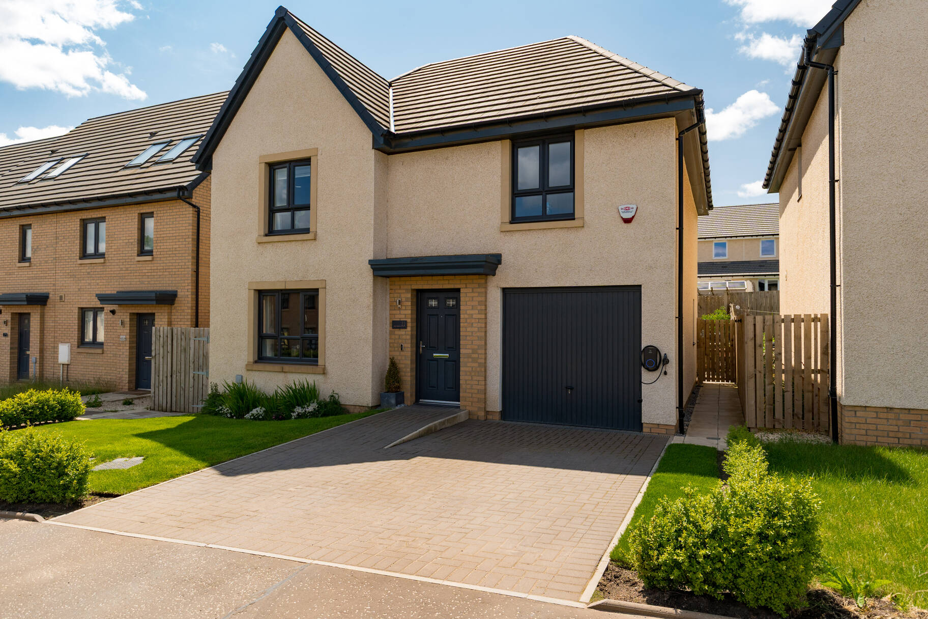 33 Ferrier Medway, Edinburgh, EH17 8PW