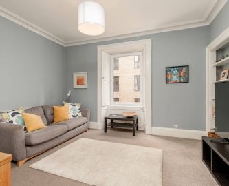 Third image of 23/4 Upper Grove Place, EDINBURGH, EH3 8AX