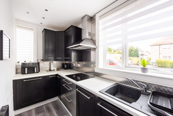 2 Sighthill Gardens, Edinburgh, EH11 4NN - Image 2