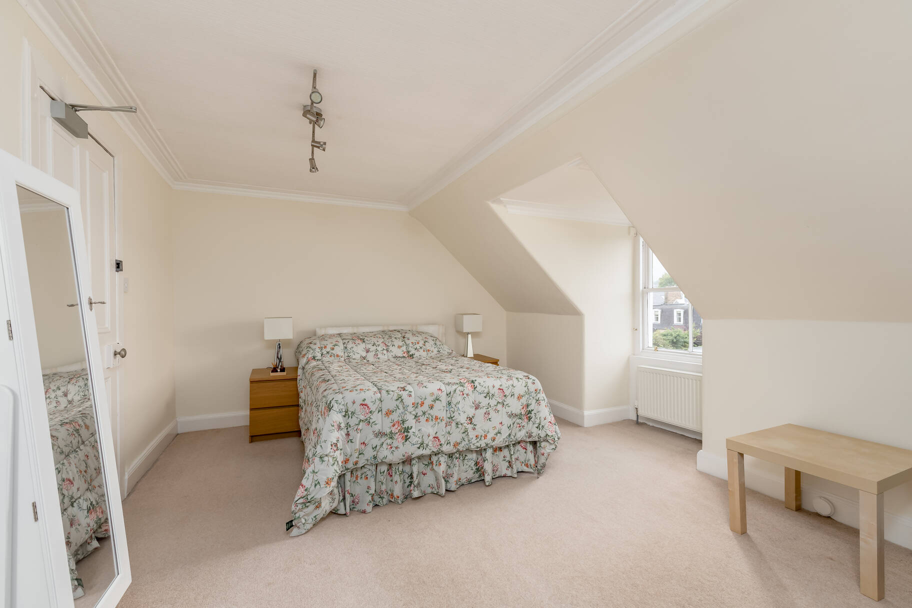 42 Mayfield Road, Edinburgh, EH9 2NH