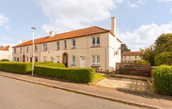 23/2 Saughton Grove, Edinburgh
