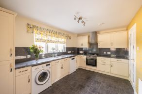 1 Kirklands Park Crescent, Kirkliston, EH29 9EP - Image 4