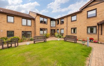 86/4 Craiglockhart Terrace, Edinburgh