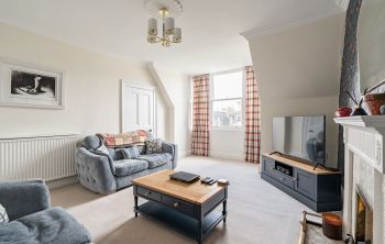 18 2F Coates Gardens, Edinburgh