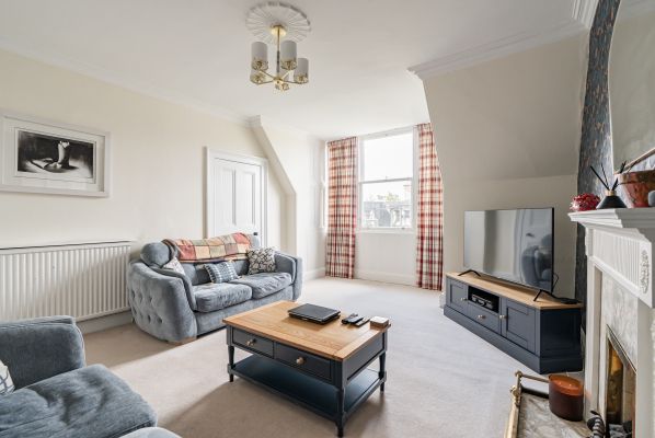 18 2F Coates Gardens, Edinburgh, EH12 5LB - Image 3