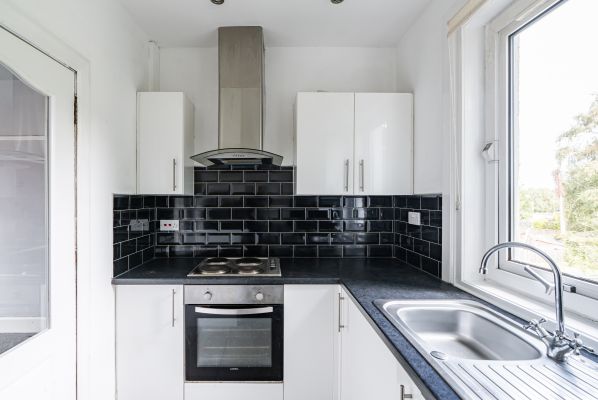 118/2 Stenhouse Crescent, Edinburgh, EH11 3HU - Image 3