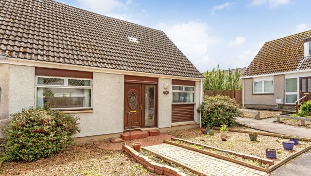 32 Brunt Court, Dunbar