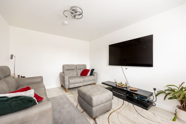 24 Pringle Terrace, Edinburgh, EH16 4JE - Image 3