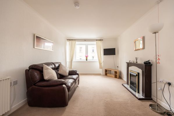 6/23 Roseburn Drive, Edinburgh, EH12 5NS - Image 2