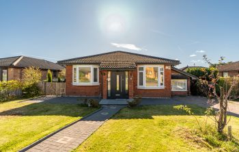 45 Barnes Green, Livingston
