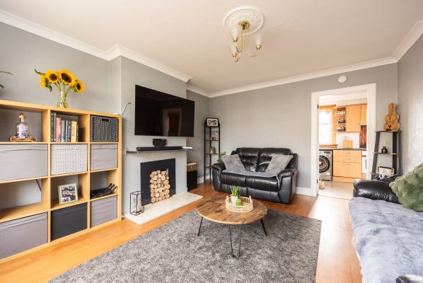 46 Moffat Avenue, Bonnyrigg, EH19 2JS - Image 3