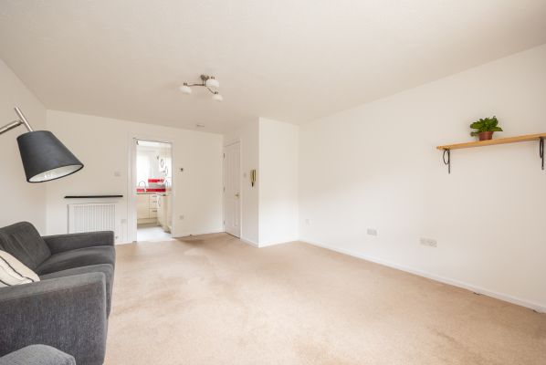 42/5 Parkside Terrace, Edinburgh, EH16 5XR - Image 3