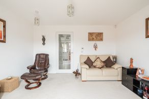 17 Beatlie Road, Winchburgh, EH52 6RD - Image 4