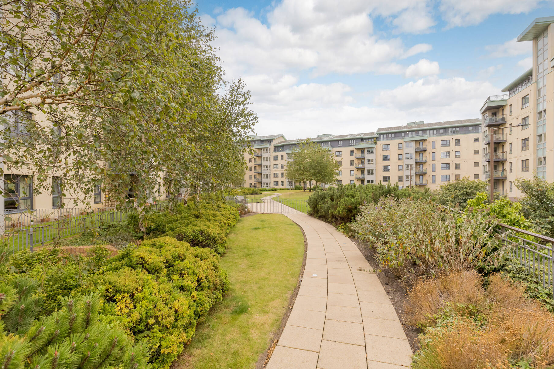 199/22 Lindsay Road, Edinburgh, EH6 6ND