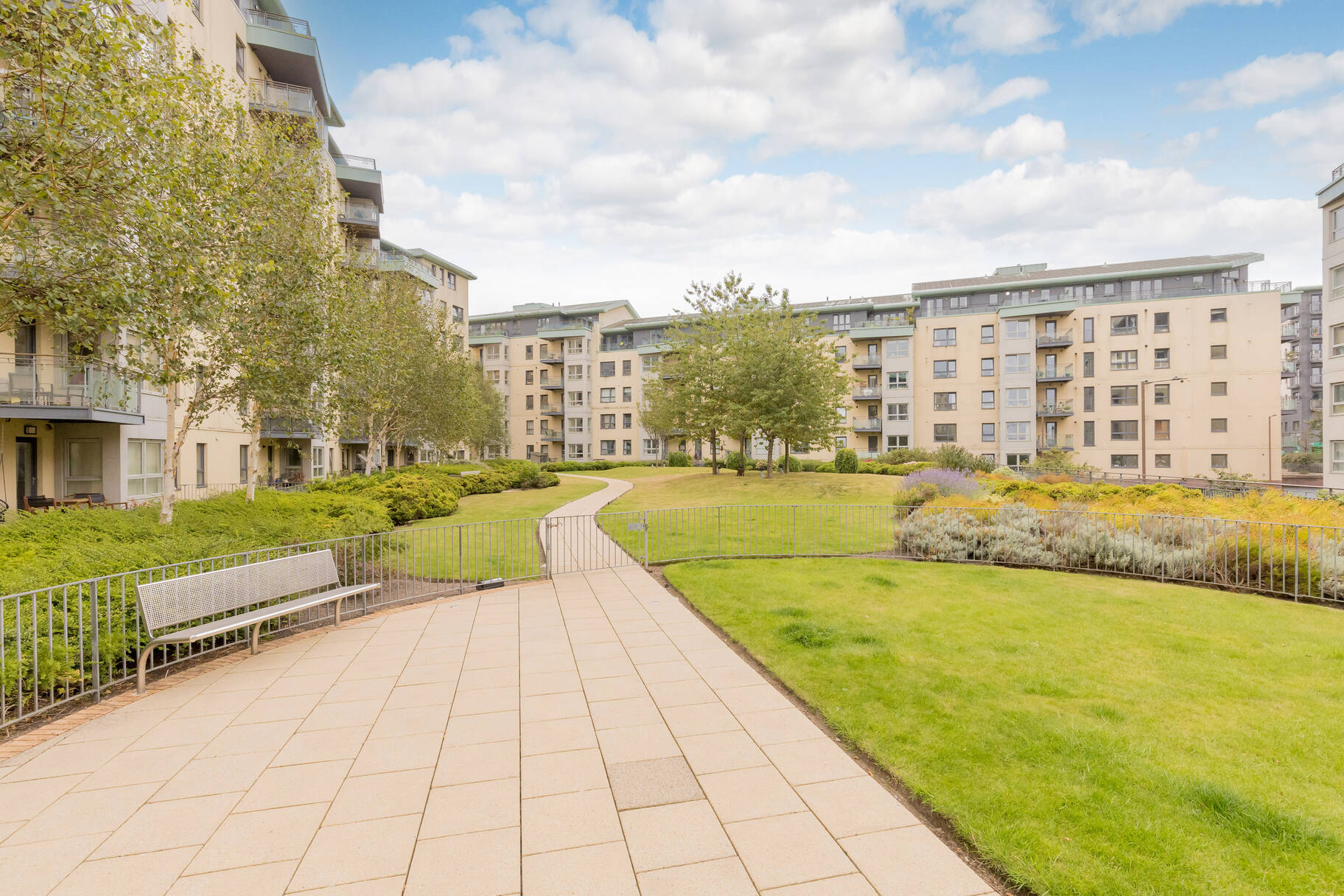 199/22 Lindsay Road, Edinburgh, EH6 6ND